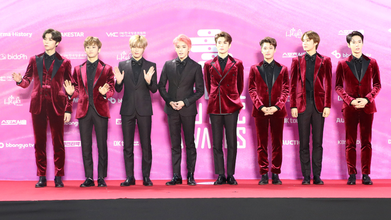 Illustration for article titled All the Debonair, Coordinated K-Pop Looks at the 2019 Seoul Music Awards